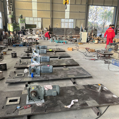 Машина для экструзирования пластиковых труб с двойной стенкой